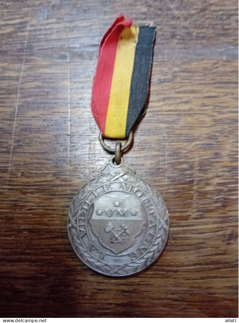 Une Médaille Usine De La Vieille Montagne - Unternehmen