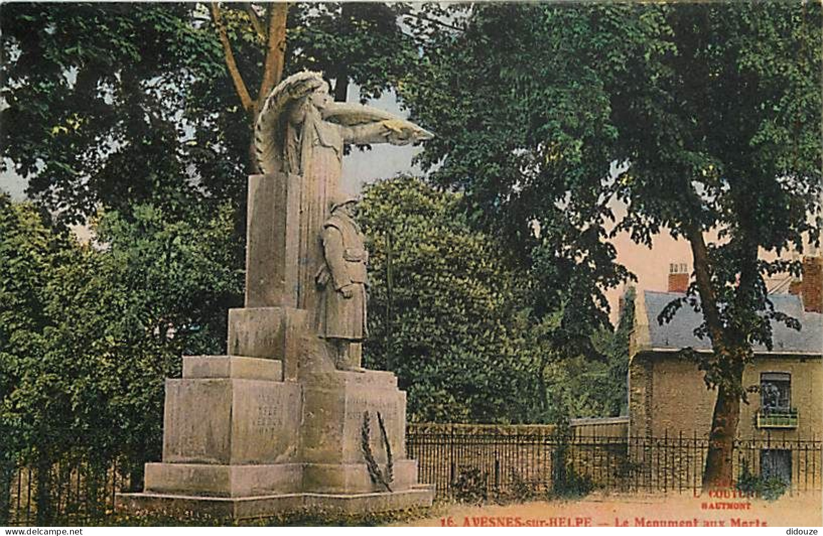 59 - Avesnes Sur Helpe - Le Monument Aux Morts - Colorisée - Oblitération Ronde De 1934 - CPA - Voir Scans Recto-Verso - Avesnes Sur Helpe