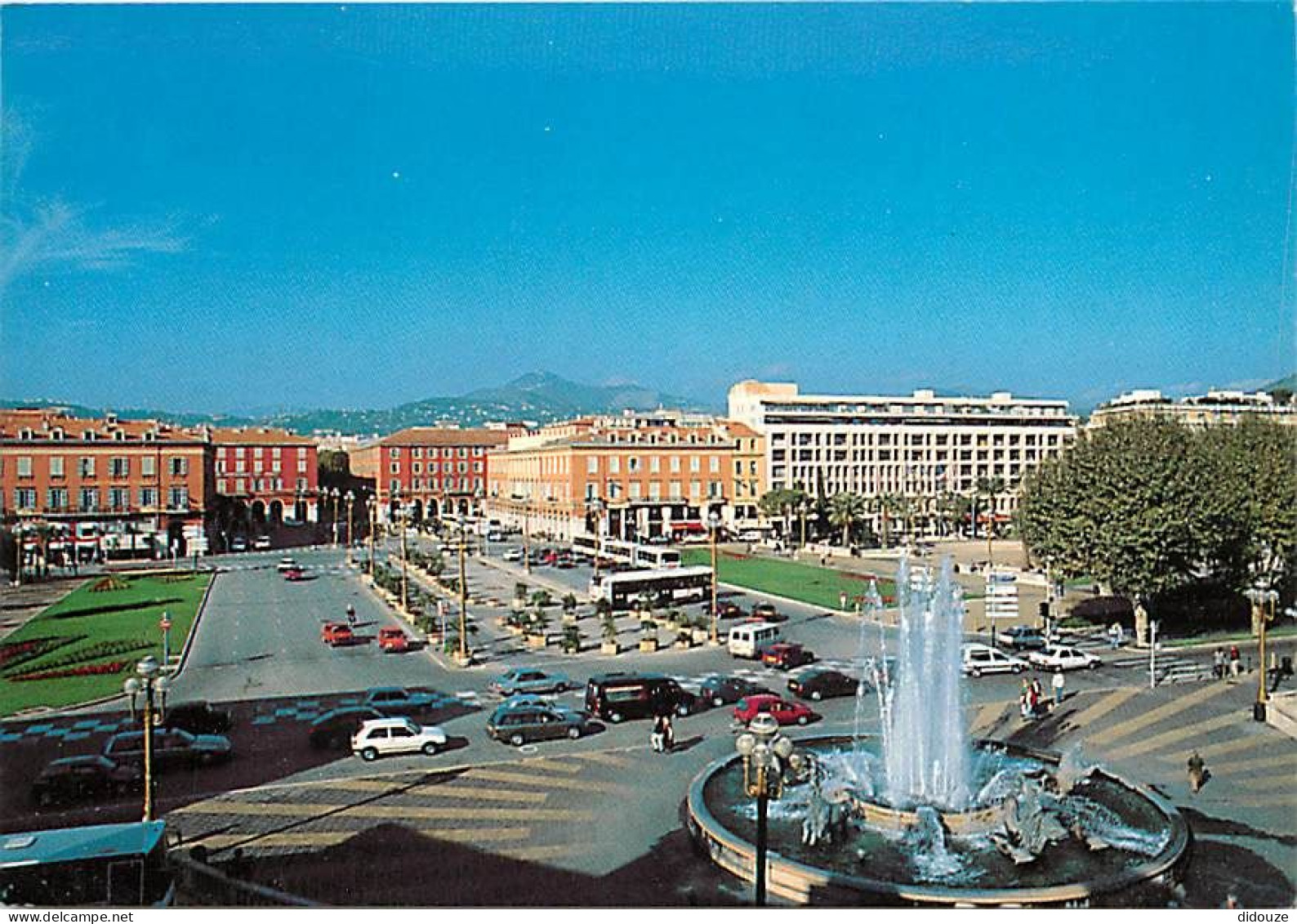 06 - Nice - La Place Masséna - Automobiles - CPM - Carte Neuve - Voir Scans Recto-Verso - Places, Squares