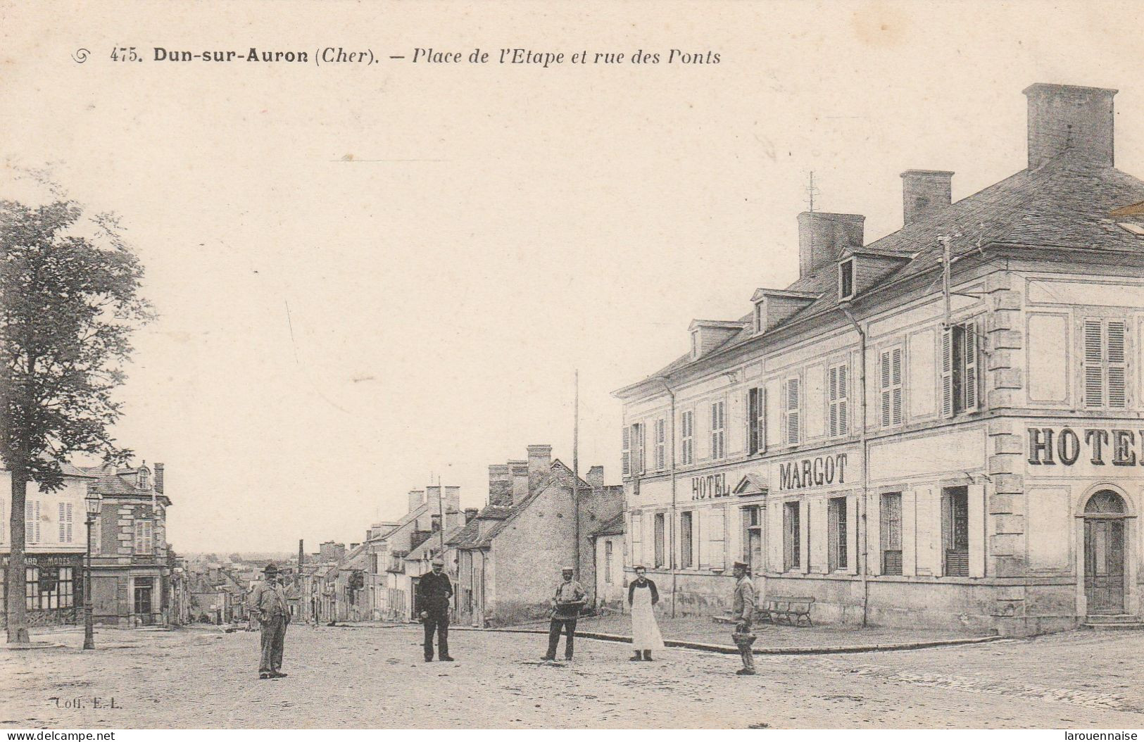 18 - DUN SUR AURON - Place De L' Etape Et Rue Des Ponts - Dun-sur-Auron