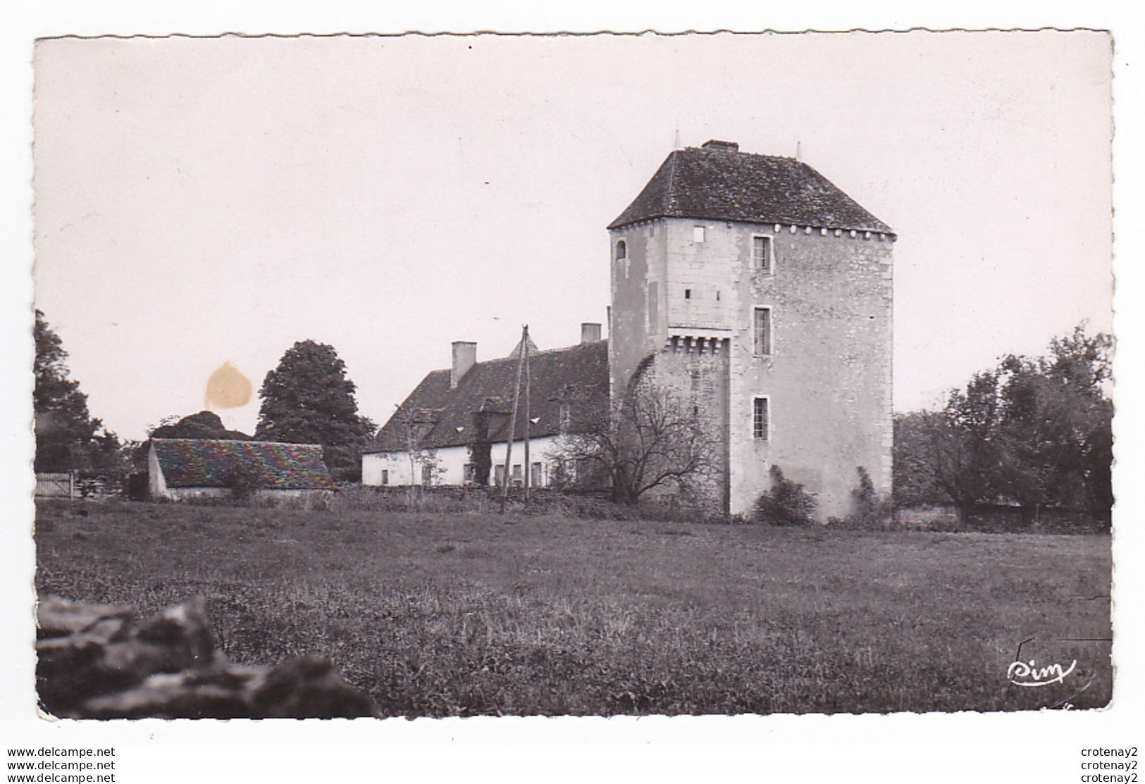 18 OUROUER LES BOURDELINS Vers Nérondes Château D'Ourouer Le Donjon En 1958 - Nérondes