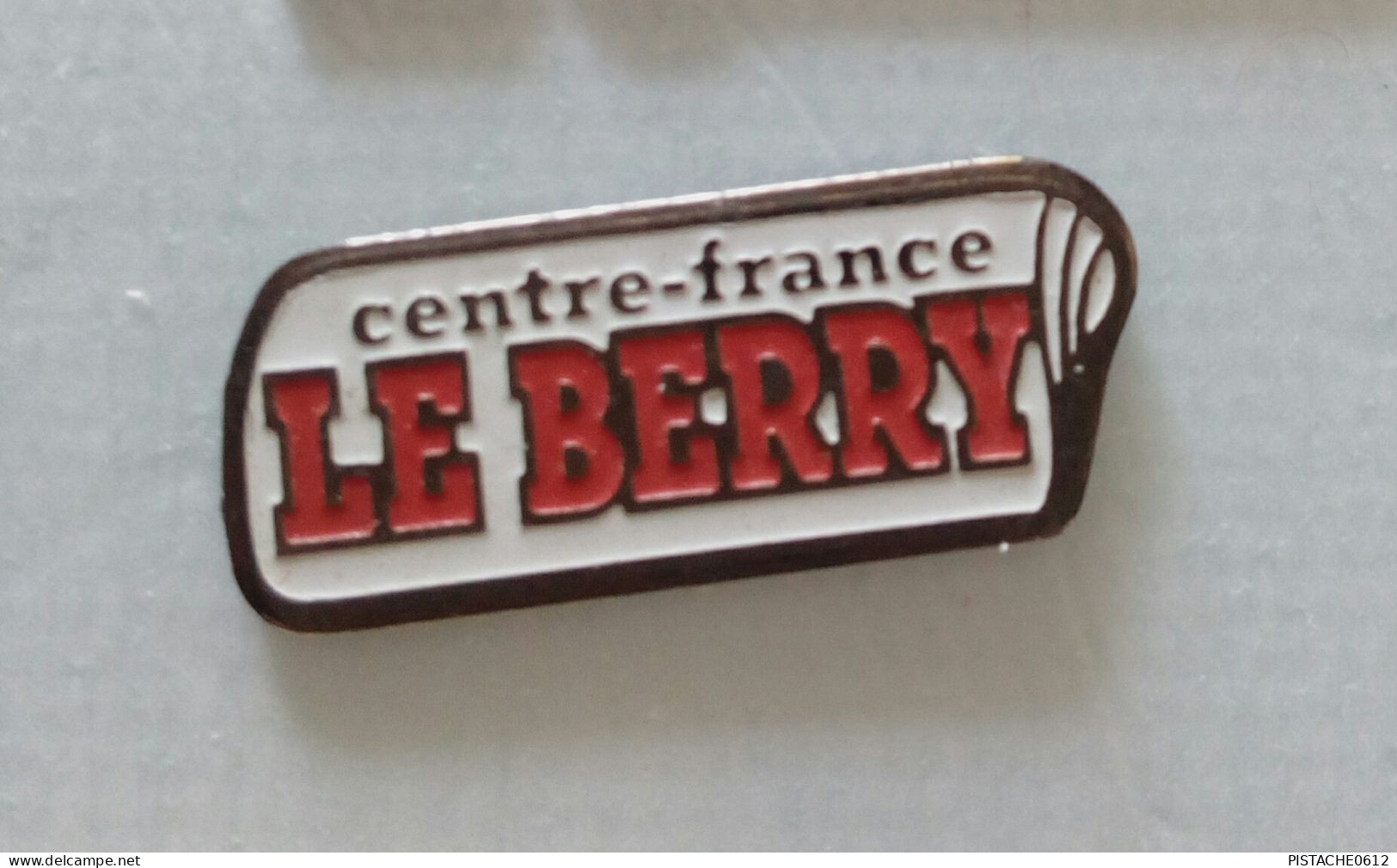 Pin's Le Berry Centre France - Médias