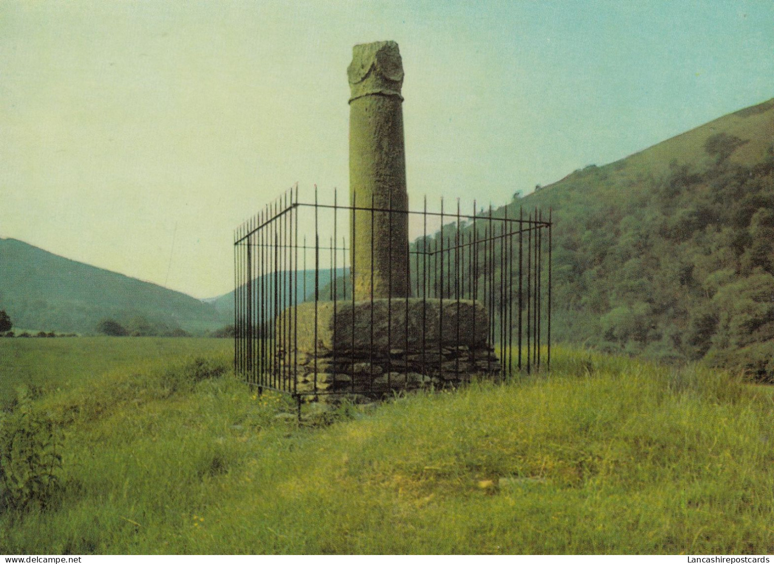 Postcard Pillar Of Eliseg Clwyd [ Colofn Eliseg ] Nr Llangollen   My Ref B26396 - Denbighshire