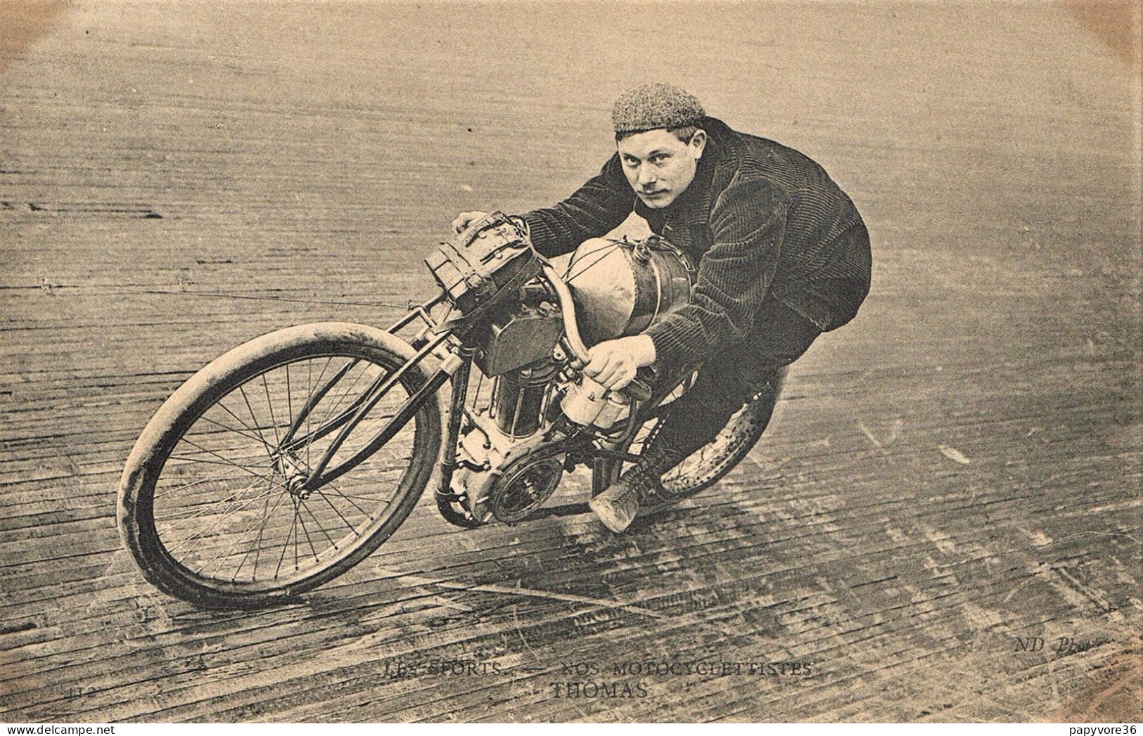 Motocyclettiste René THOMAS Au Vélodrome Du Parc Des Princes - Moto - Motard - Peu Commune - Sport Moto