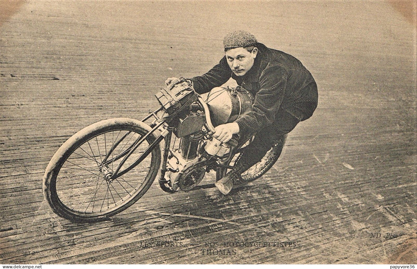 Motocyclettiste René THOMAS Au Vélodrome Du Parc Des Princes - Moto - Motard - Peu Commune - Motorcycle Sport