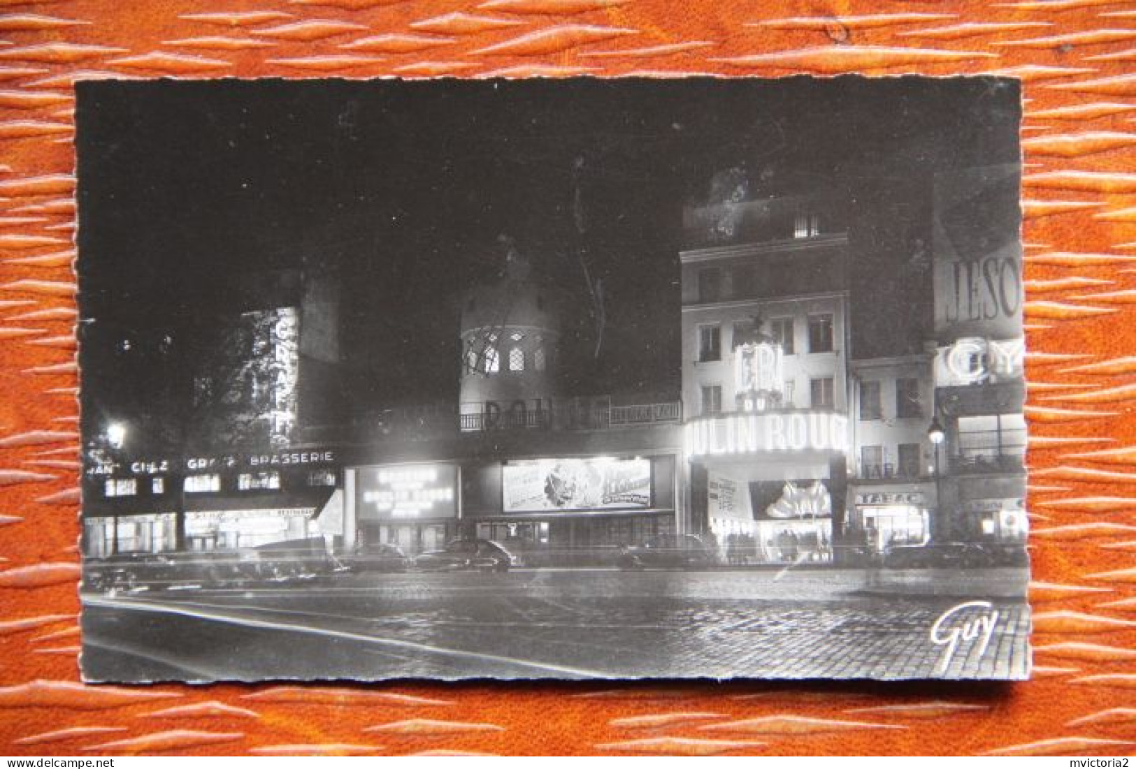 PARIS - Cabaret LE MOULIN ROUGE - Cabaret