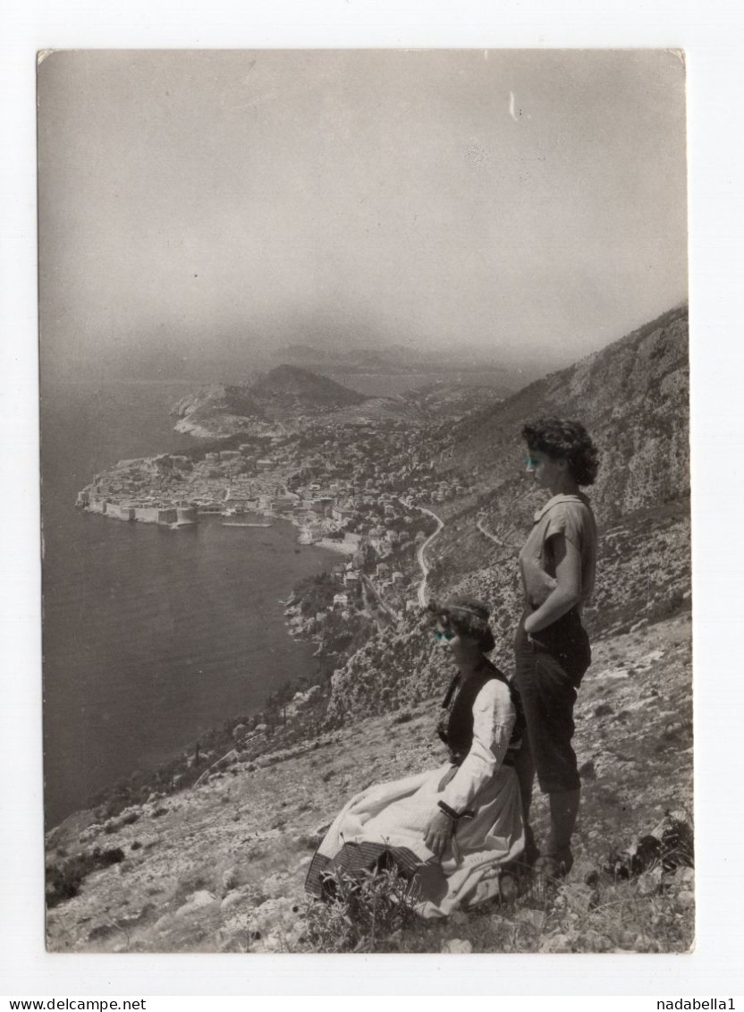 1958. YUGOSLAVIA,CROATIA,DUBROVNIK,VIEW FROM CONAVLJE,REGIONAL COSTUME,POSTCARD,USED - Yougoslavie