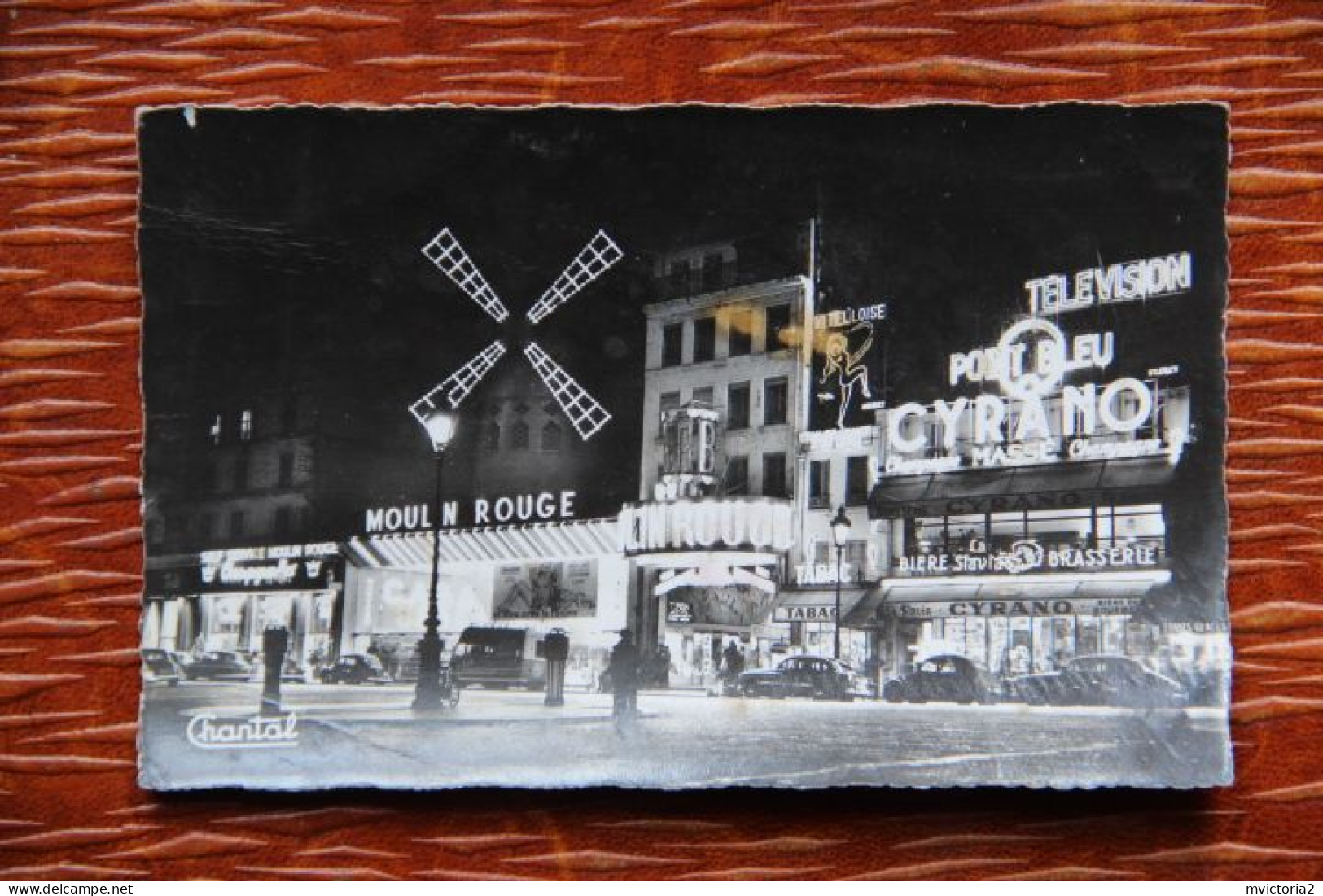 PARIS - Cabaret LE MOULIN ROUGE - Inns