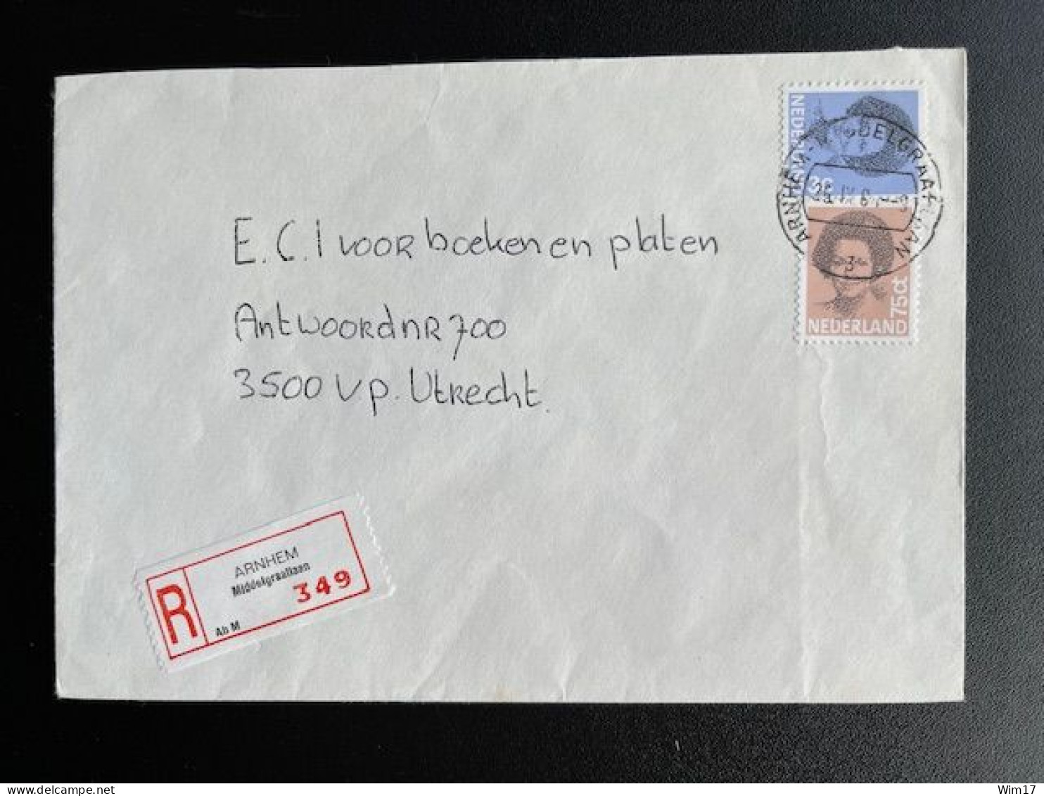 NETHERLANDS 1984 REGISTERED LETTER ARNHEM MIDDELGRAAFLAAN TO UTRECHT 26-09-1984 NEDERLAND AANGETEKEND - Storia Postale