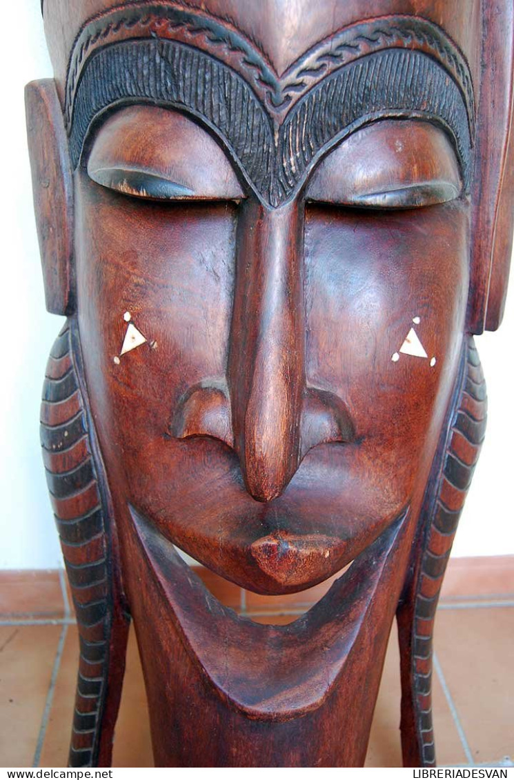 Máscara Africana Gigante De Madera Tallada En Una Sola Pieza 140 Cm De Alto - Populaire Kunst