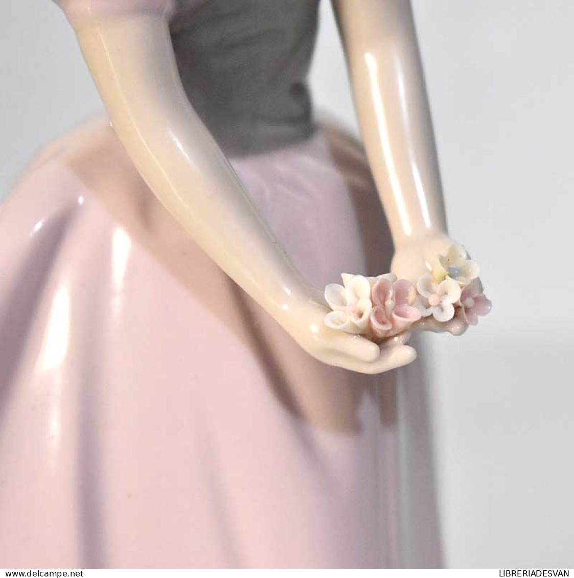 Figura De Porcelana Chica Con Flores De Nadal - Other & Unclassified
