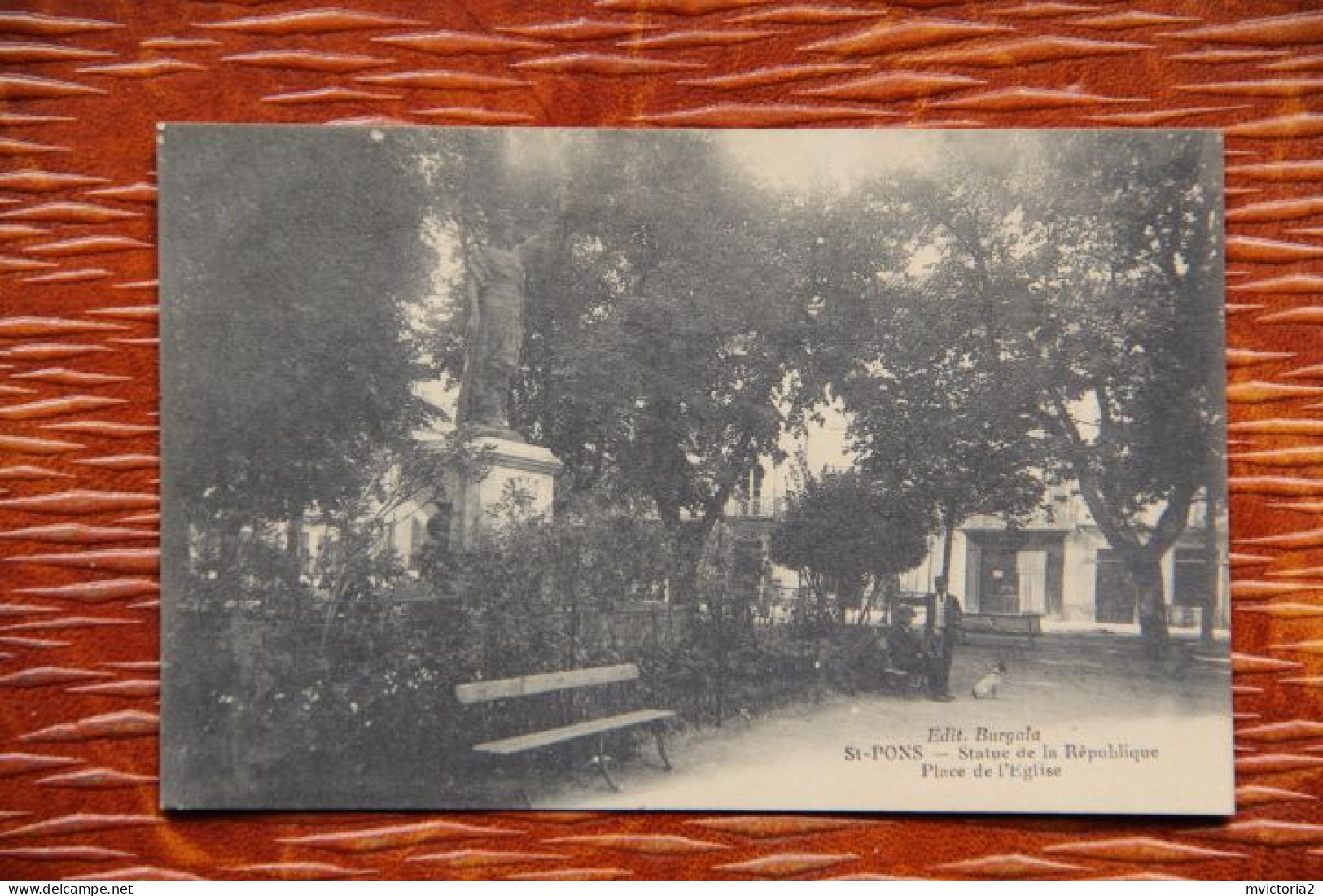 34 - ST PONS : Statue De La République, Place De L'Eglise - Saint-Pons-de-Thomières