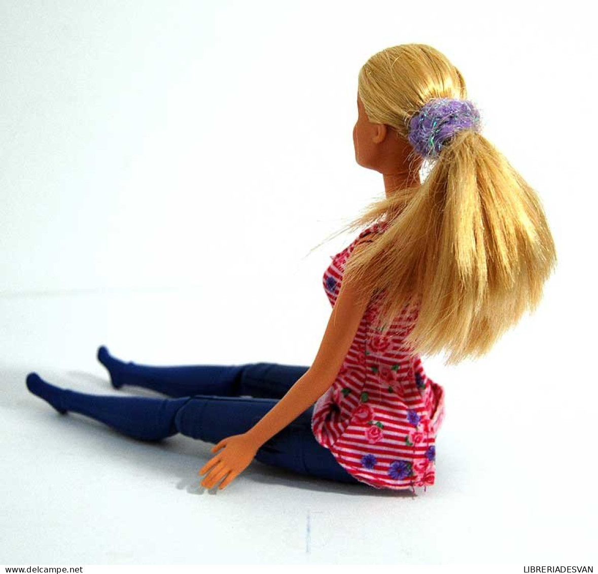 Barbie De Piernas Articuladas. Mattel 2013. Made In Indonesia - 78 Rpm - Gramophone Records