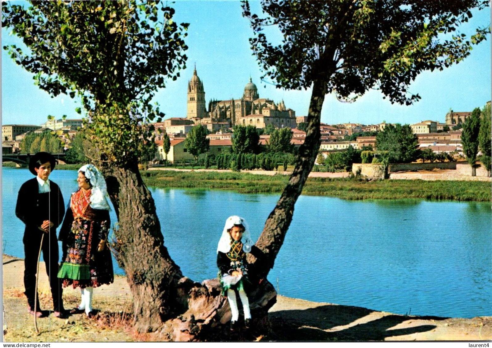 16-3-2024 (3 Y 13) Spain - Salamanca River And Trees (+ Peoples & Cathedral) - Alberi