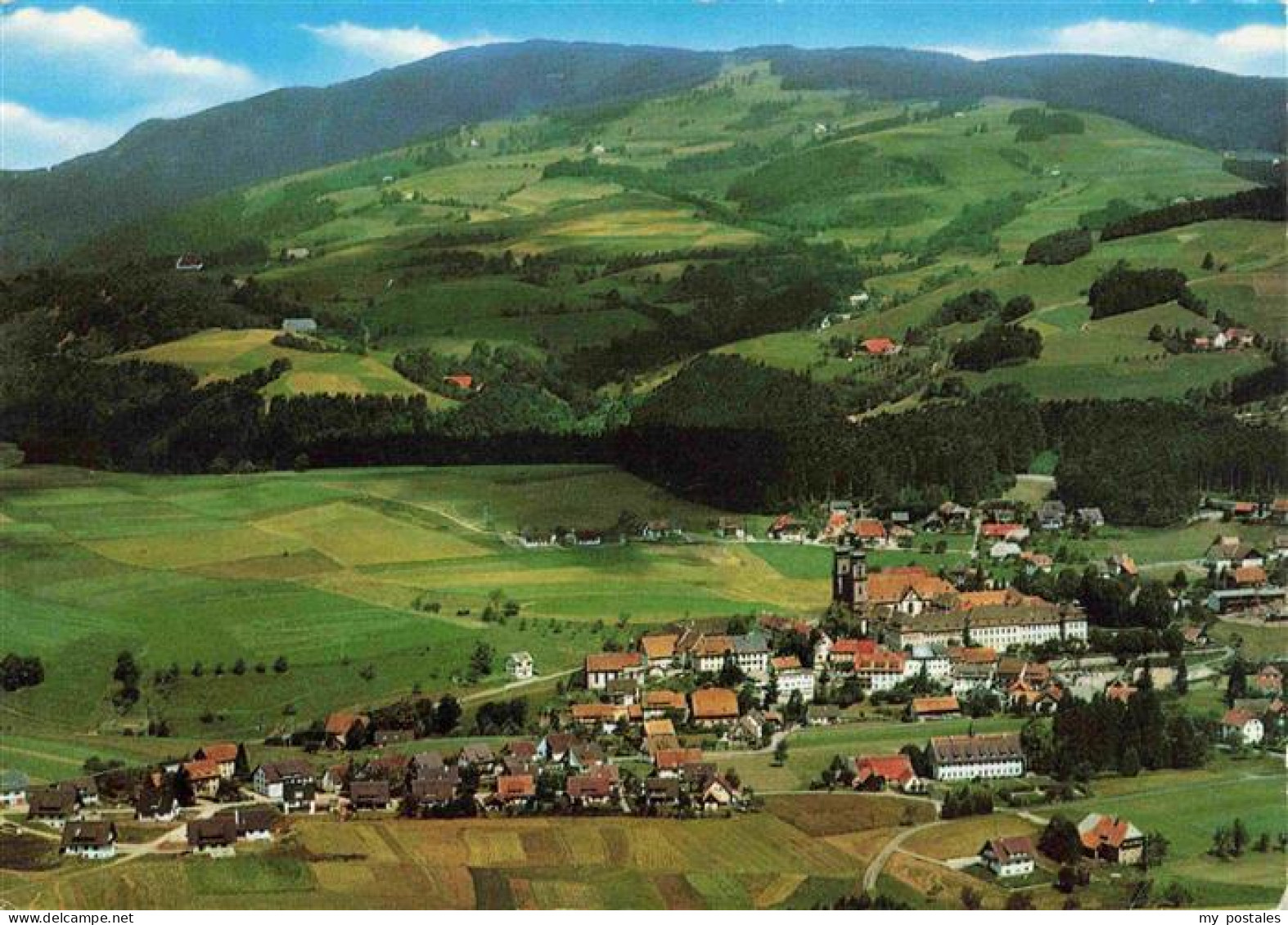 73964412 St_Peter_Schwarzwald Panorama Hoehenluftkurort Blick Zum Kandel - St. Peter