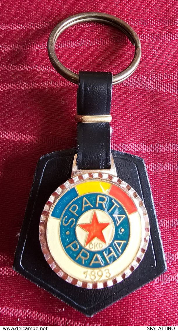 FC SPARTA PRAGUE, KEYCHAIN, KEY- RING - Habillement, Souvenirs & Autres