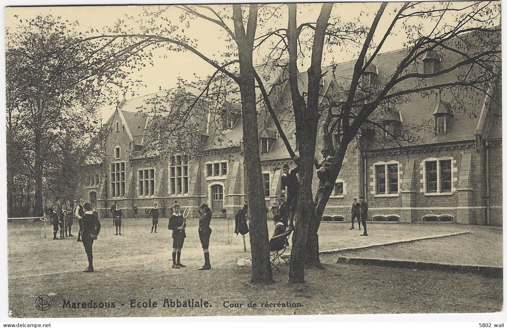 ANHEE-MAREDSOUS : Ecole Abbatiale - Cour De Récréation - Anhee