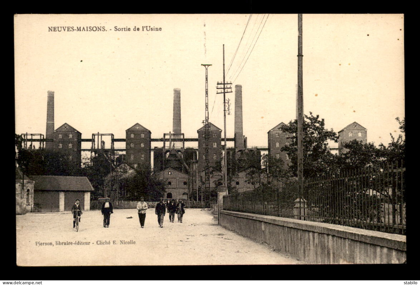 54 - NEUVES-MAISONS - SORTIE DE L'USINE - ACIERIE - Neuves Maisons