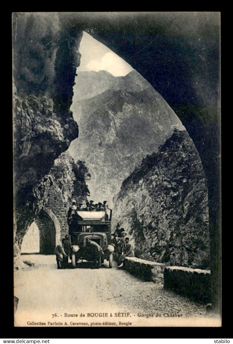 ALGERIE - ROUTE DE BOUGIE A SETIF - AUTOCAR DU SERVICE POSTAL DANS LES GORGES  - Bejaia (Bougie)