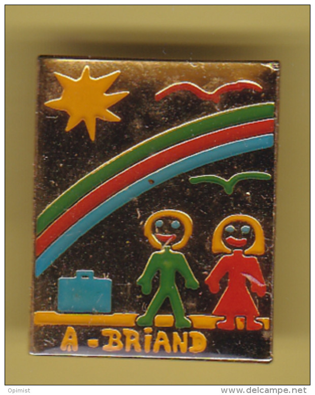 50362- Pin's-Ecole Aristide Briand .. - Personaggi Celebri