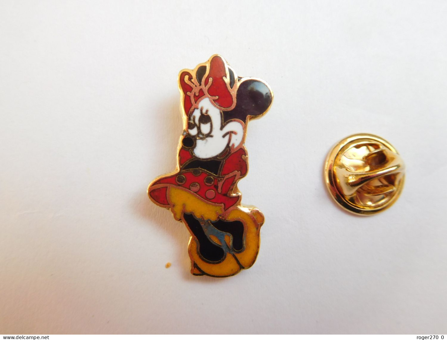 Superbe Pin's  En EGF  , Disney , Minnie ,  Chaussures Jaunes , Non Signé - Disney