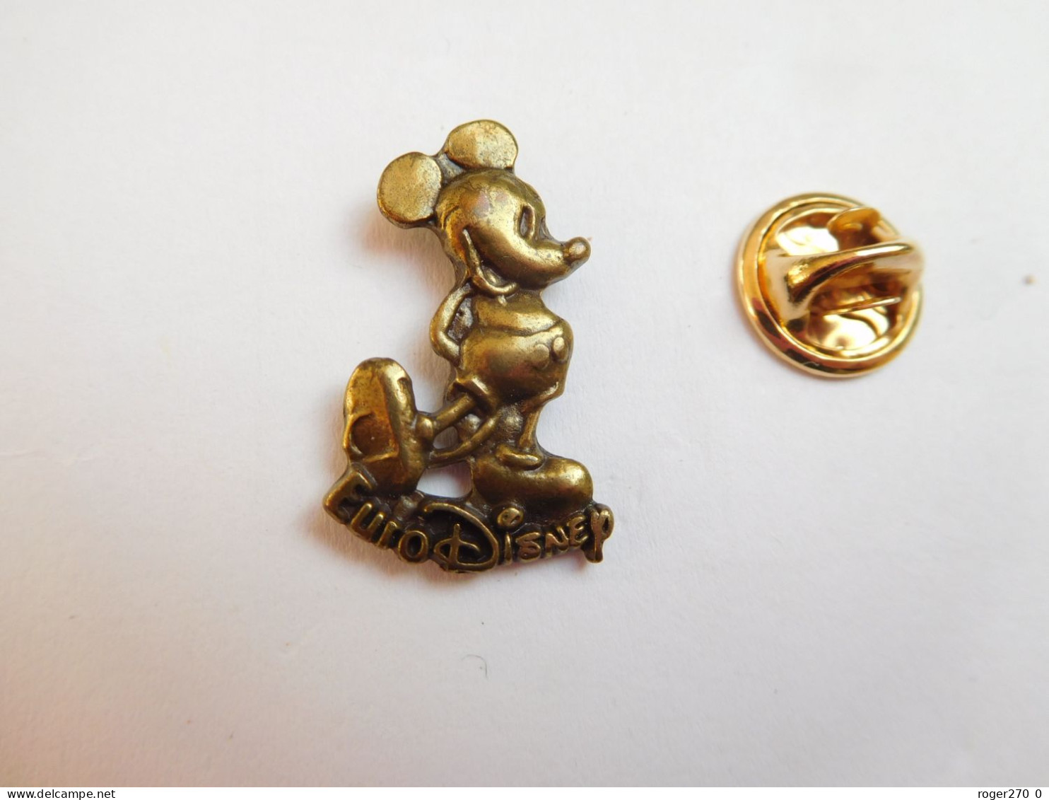 Superbe Pin's En Relief  , Disney  , Mickey , Euro Disney - Disney