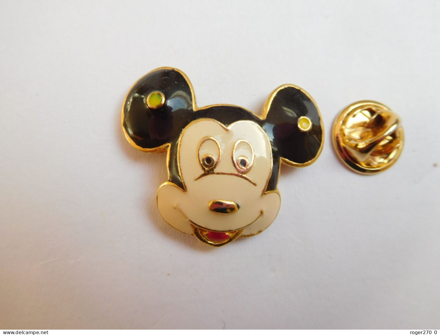 Superbe Pin's En Relief  , Disney  , Tête De Mickey - Disney