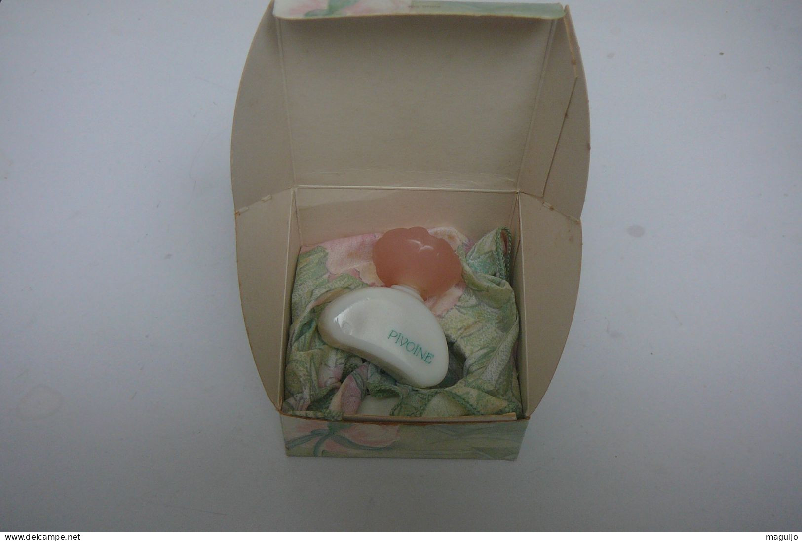 YVES ROCHER "PIVOINE" MENTION " BONNE FETE" MINI EDT 7,5 ML +POCHETTE EN FLEURS  LIRE ET VOIR ::!! - Miniatures Womens' Fragrances (in Box)