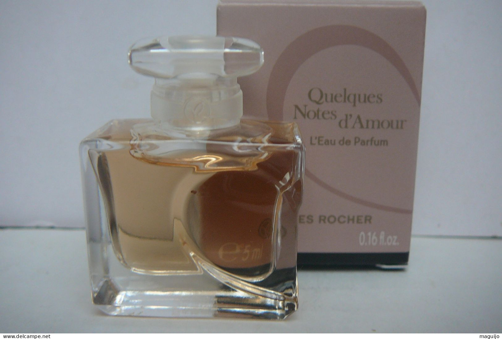 YVES ROCHER " QUELQUES NOTES D'AMOUR"  MINI EDP 5 ML  LIRE ET VOIR ::!! - Miniaturas Mujer (en Caja)