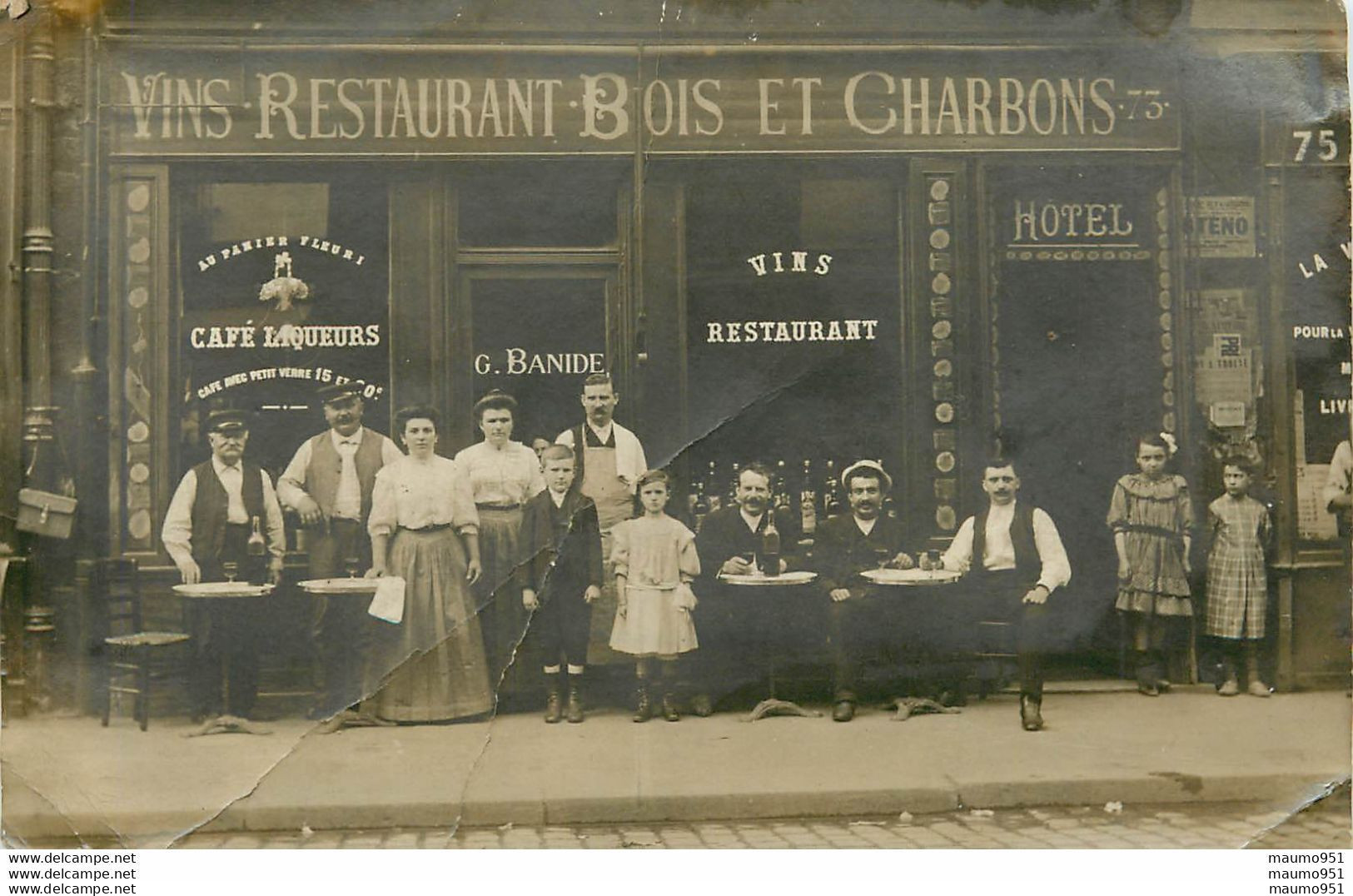 PHOTO DE GROUPE - COMMERCE VINS RESTAURANT BOIS ET CHARBONS - PARIS 19ème MAISON BANIDE 73 RUE DE FLANDRES - Restaurantes