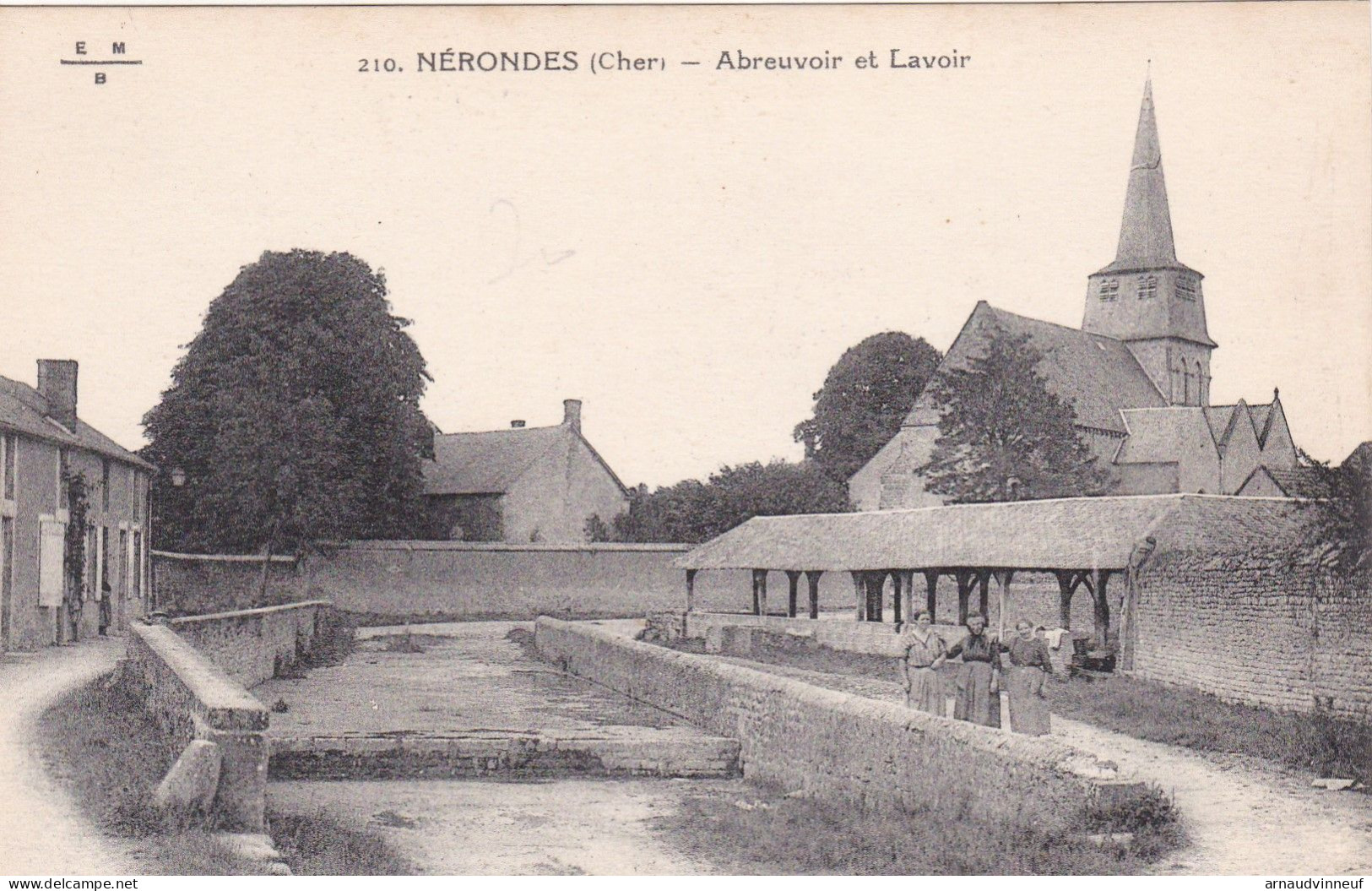 18-NERONDES ABREUVOIR ET LAVOIR - Nérondes