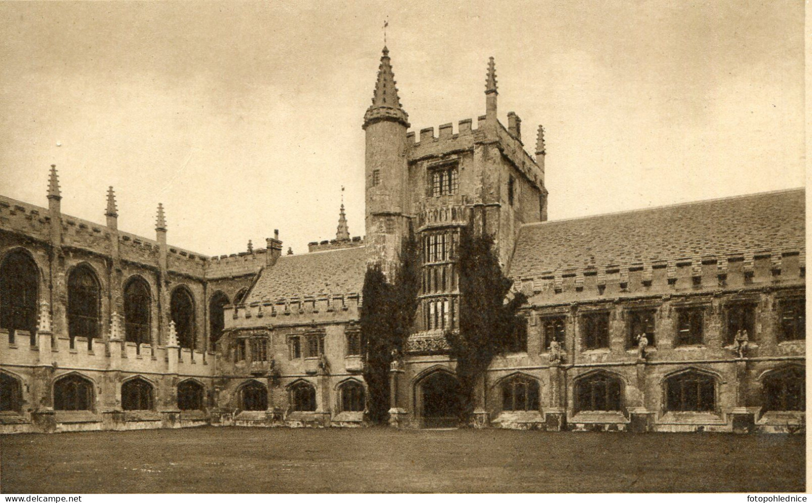 856 OXFORD, MAGDALEN COLLEGE, FOUNDERS TOWER AND CLOISTER 58170 Copyright Publication By Photochrom Co. Ltd., Royal Tunb - Oxford