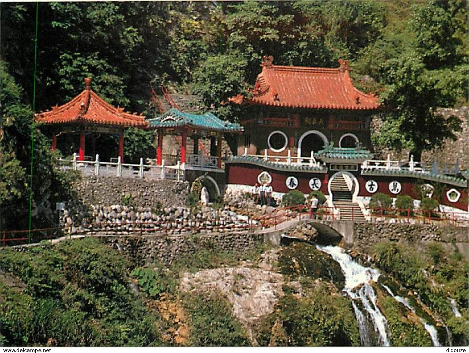 Taiwan - The Shrine Of Eternal Spring Is One Of The Numerous Wonders In The 1.2-mile Taroko Gorge That Comprises The Eas - Taiwan