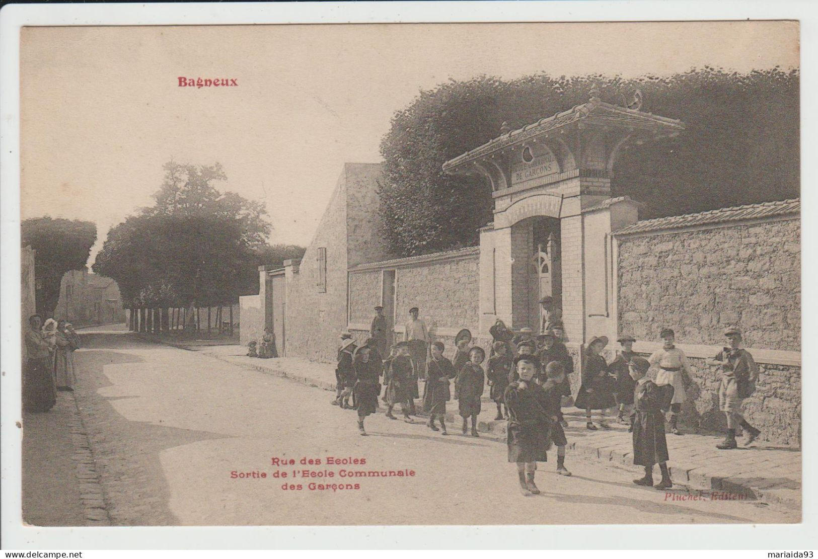 BAGNEUX - HAUTS DE SEINE - RUE DES ECOLES - SORTIE DE L'ECOLE COMMUNALE DES GARCONS - Bagneux