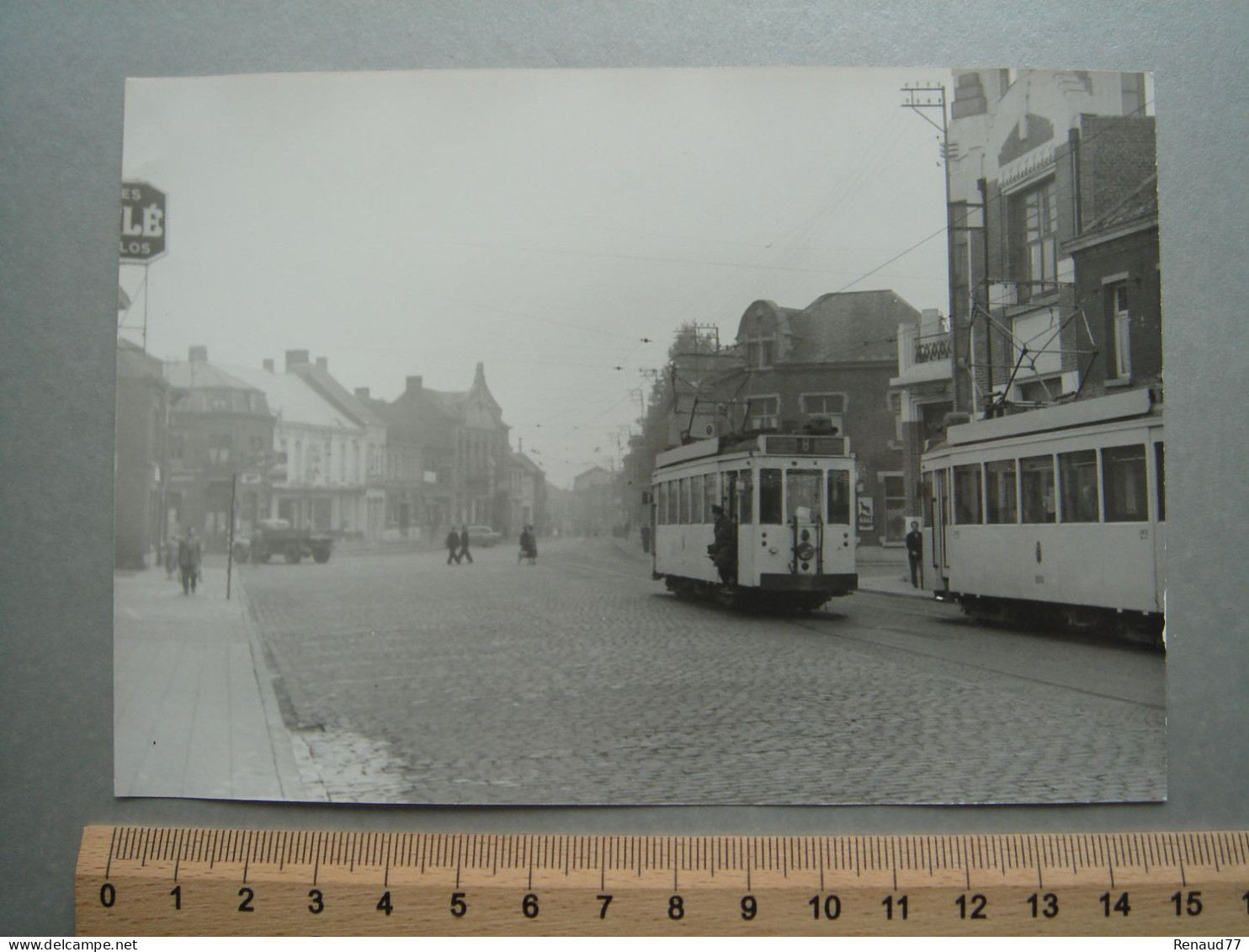 Photo Cliché J. BAZIN - Dour - Pl. Emile Vandervelde - Maison Du Peuple - Tram - Tramway - Ligne 8 - Dour