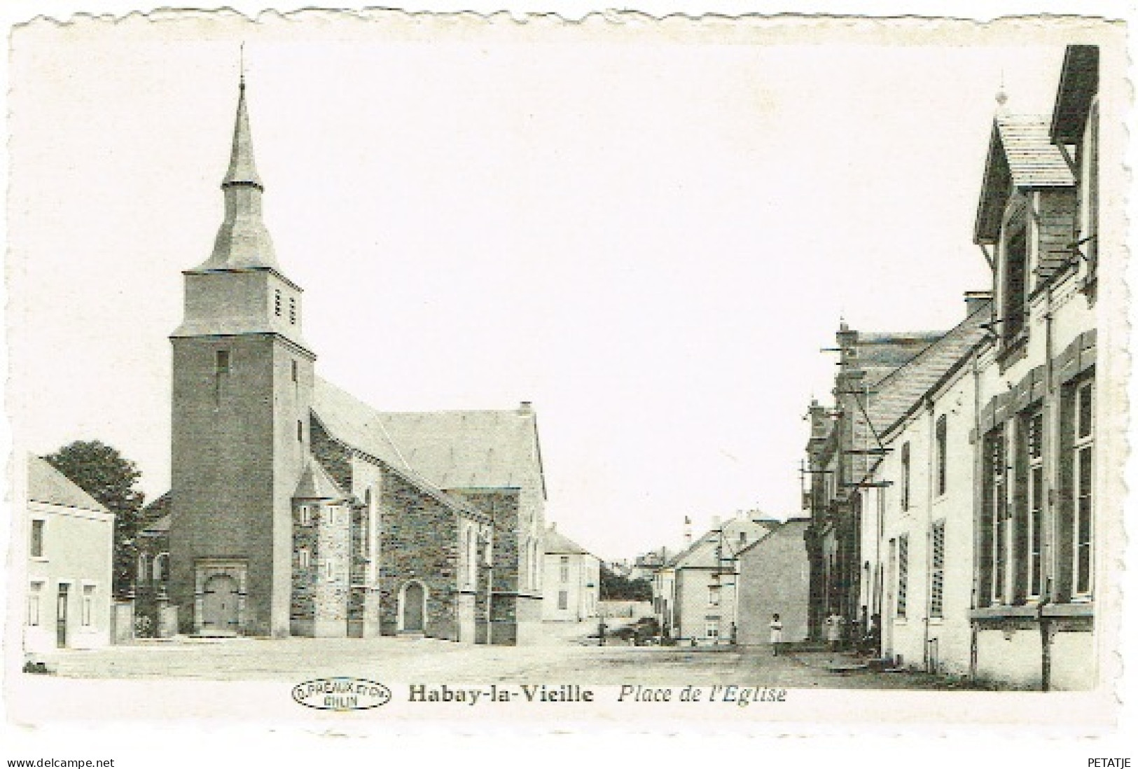 Habay-la-Vieille , Place De L'Eglise - Habay