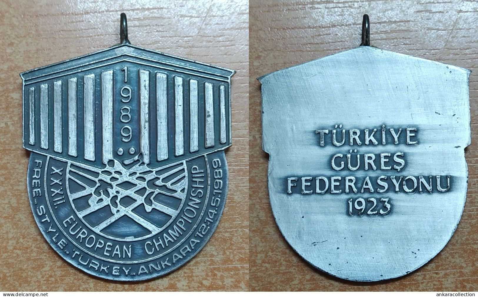 AC - XXXIIth EUROPEAN FREE STYLE WRESTLING CHAMPIONSHIPS  12 - 14 MAY 1989  ANKARA TURKEY  MEDAL MEDALLION - Bekleidung, Souvenirs Und Sonstige