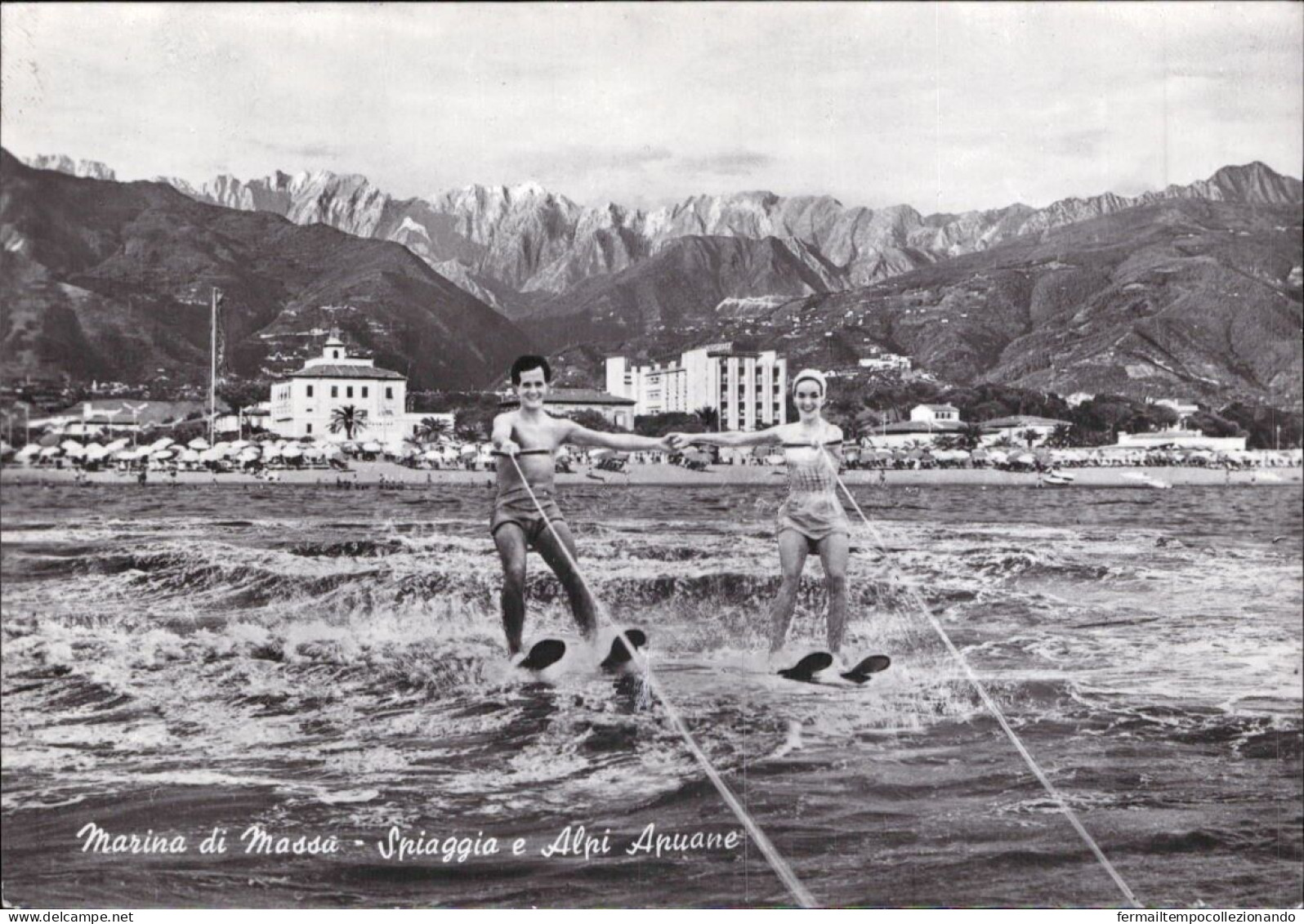 Bh608 Cartolina Marina Di Massa Spiaggia E Alpi Apuane Toscana - Massa