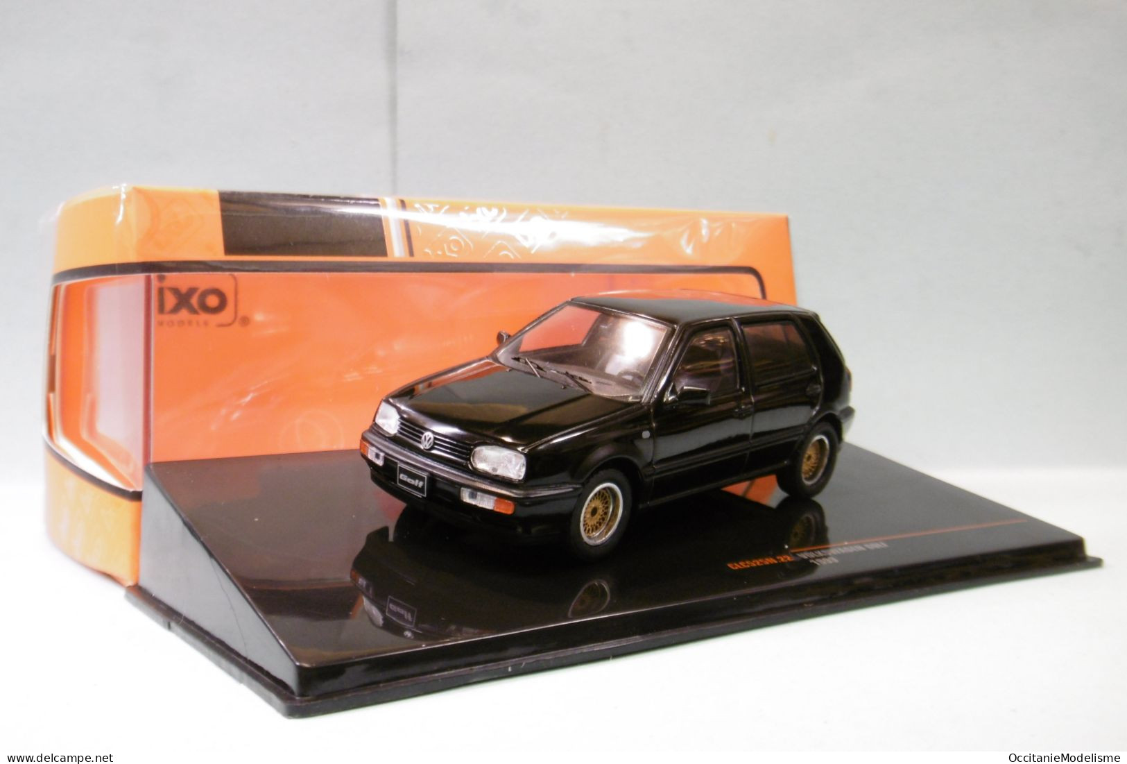 Ixo - VW VOLKSWAGEN GOLF III 1993 Noir Tuning Réf. CLC525N NBO Neuf 1/43 - Ixo