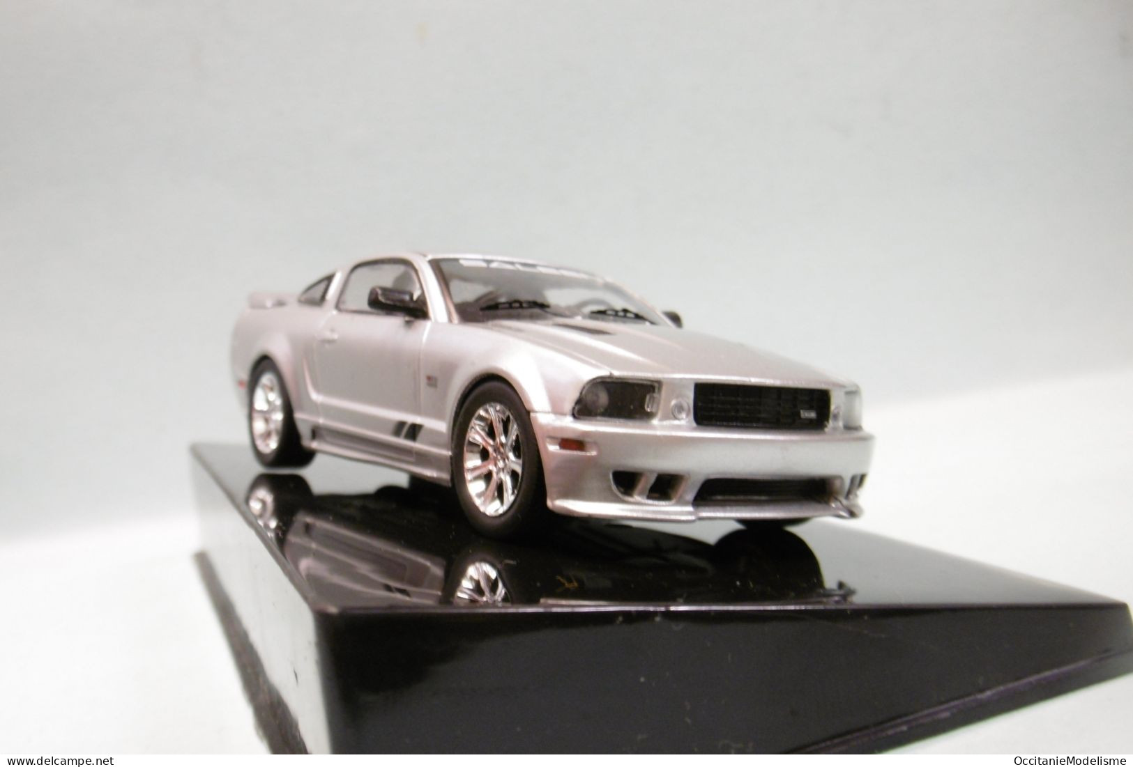 Ixo - FORD MUSTANG SALEEN S281 2005 Gris Métallisé Réf. CLC535N NBO Neuf 1/43 - Ixo