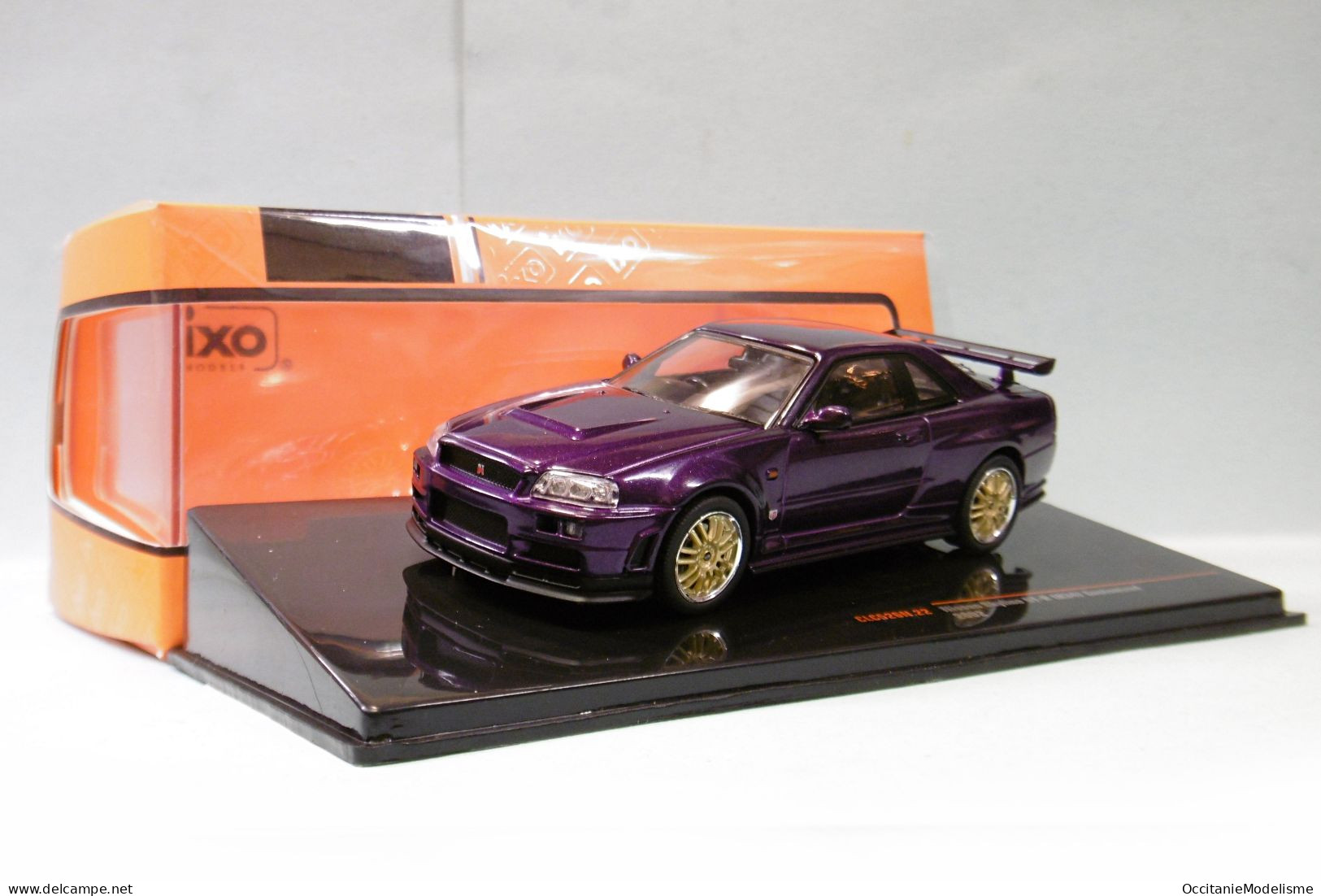 Ixo - NISSAN SKYLINE GT-R R34 Tuning 2002 Violet Métallisé Réf. CLC526N NBO Neuf 1/43 - Ixo