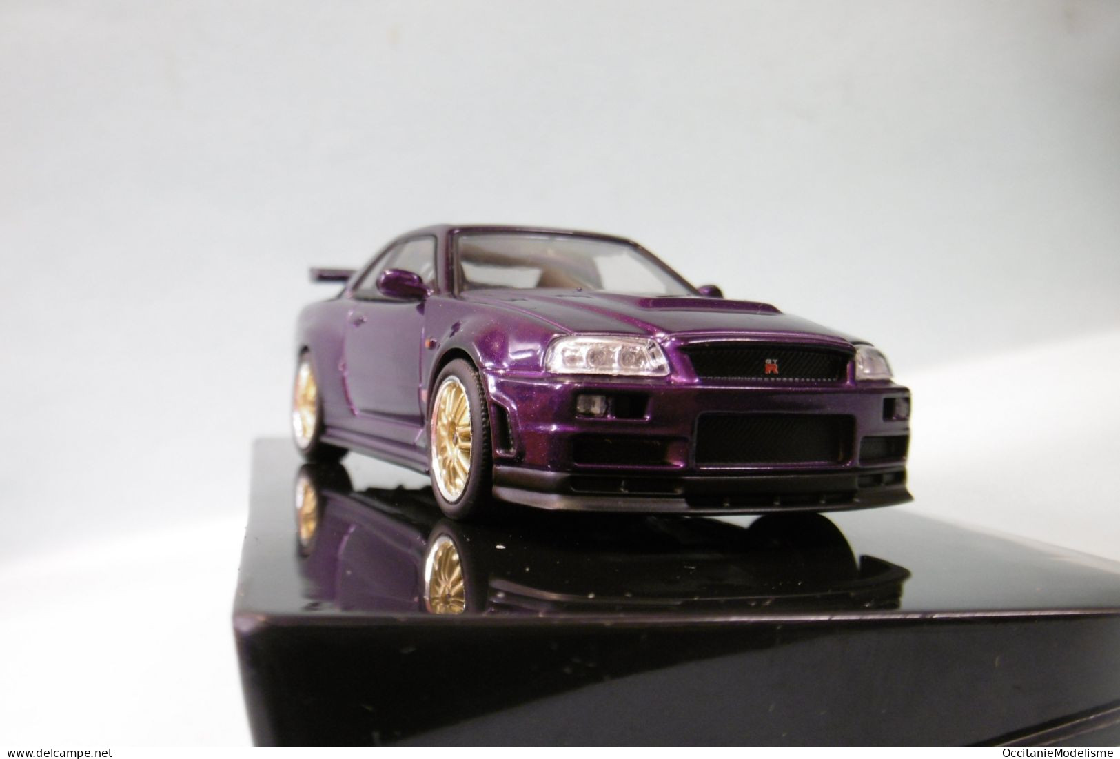 Ixo - NISSAN SKYLINE GT-R R34 Tuning 2002 Violet Métallisé Réf. CLC526N NBO Neuf 1/43 - Ixo