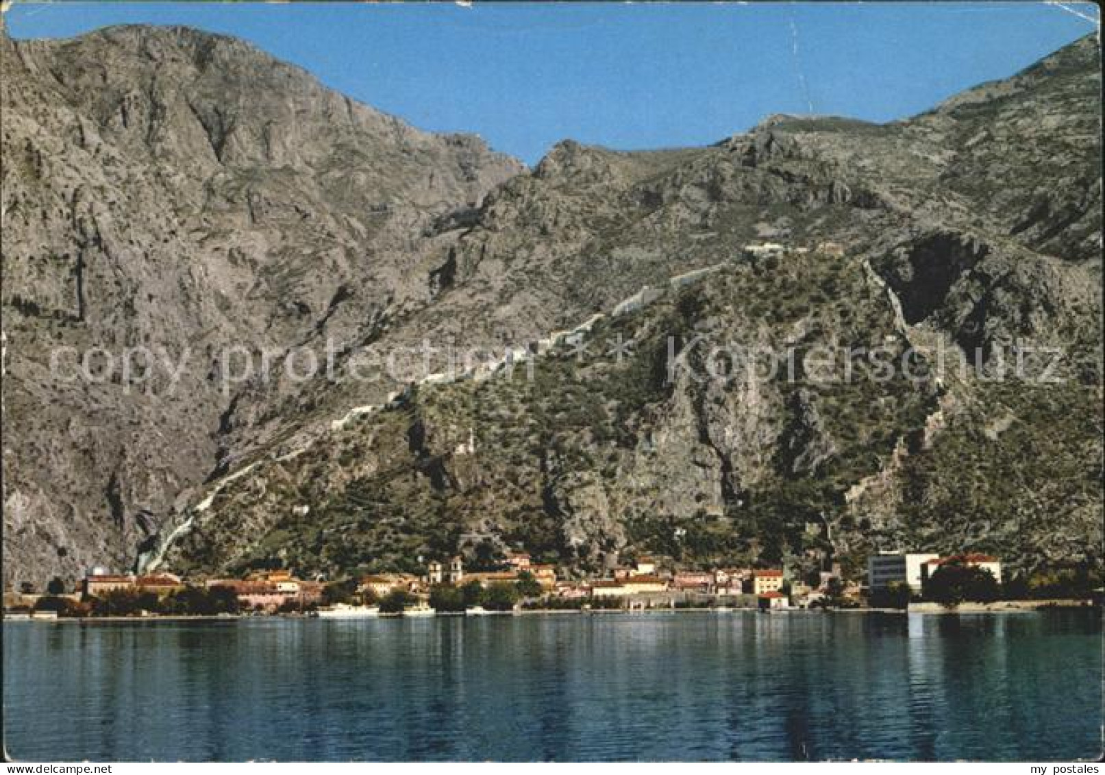 72254828 Kotor Montenegro Panorama Kuestendorf Gebirge Montenegro - Montenegro