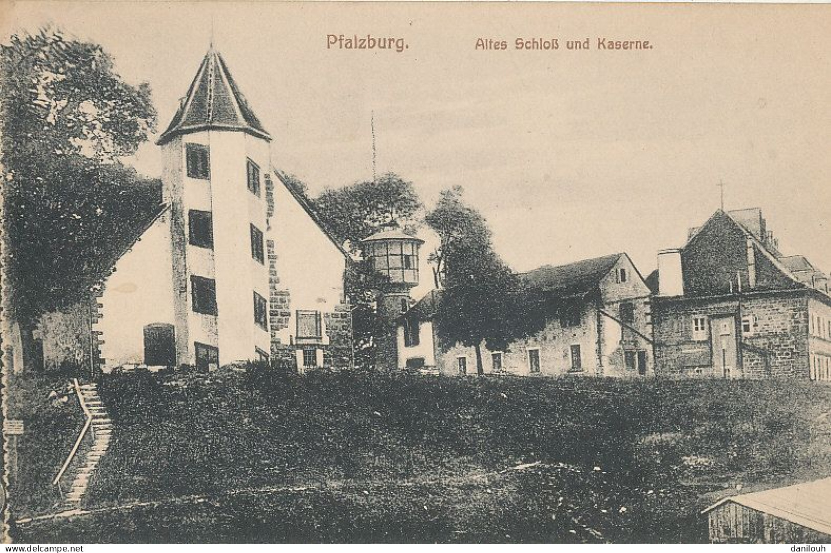 57  // PHALSBURG  PFALZBURG   Alter Schloss Une Kaerne / Vieux Chateau Et Caserne - Phalsbourg