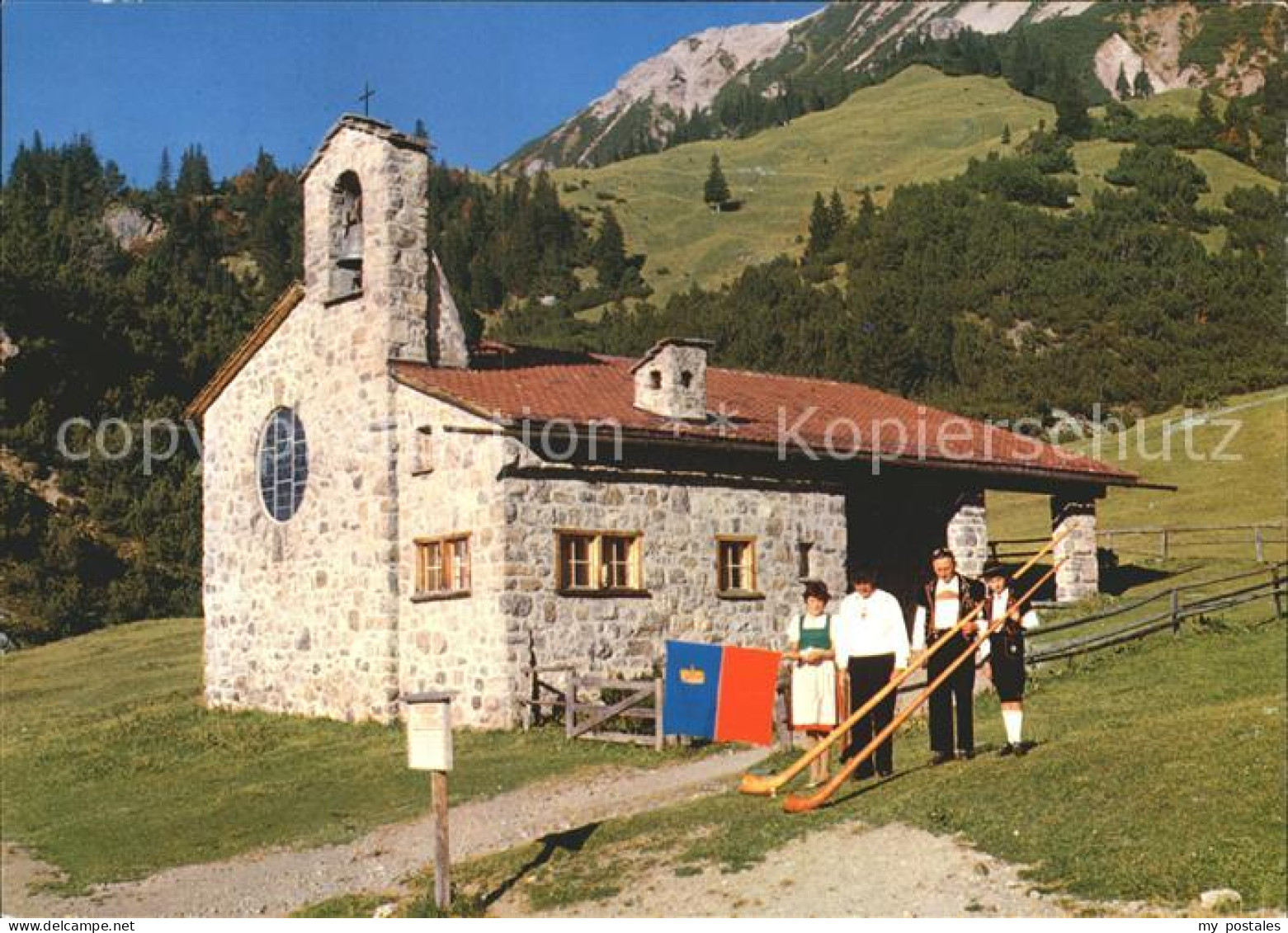 72253442 Liechtenstein  Friedenskapelle Im Malbun Alphornblaeser Liechtenstein - Liechtenstein