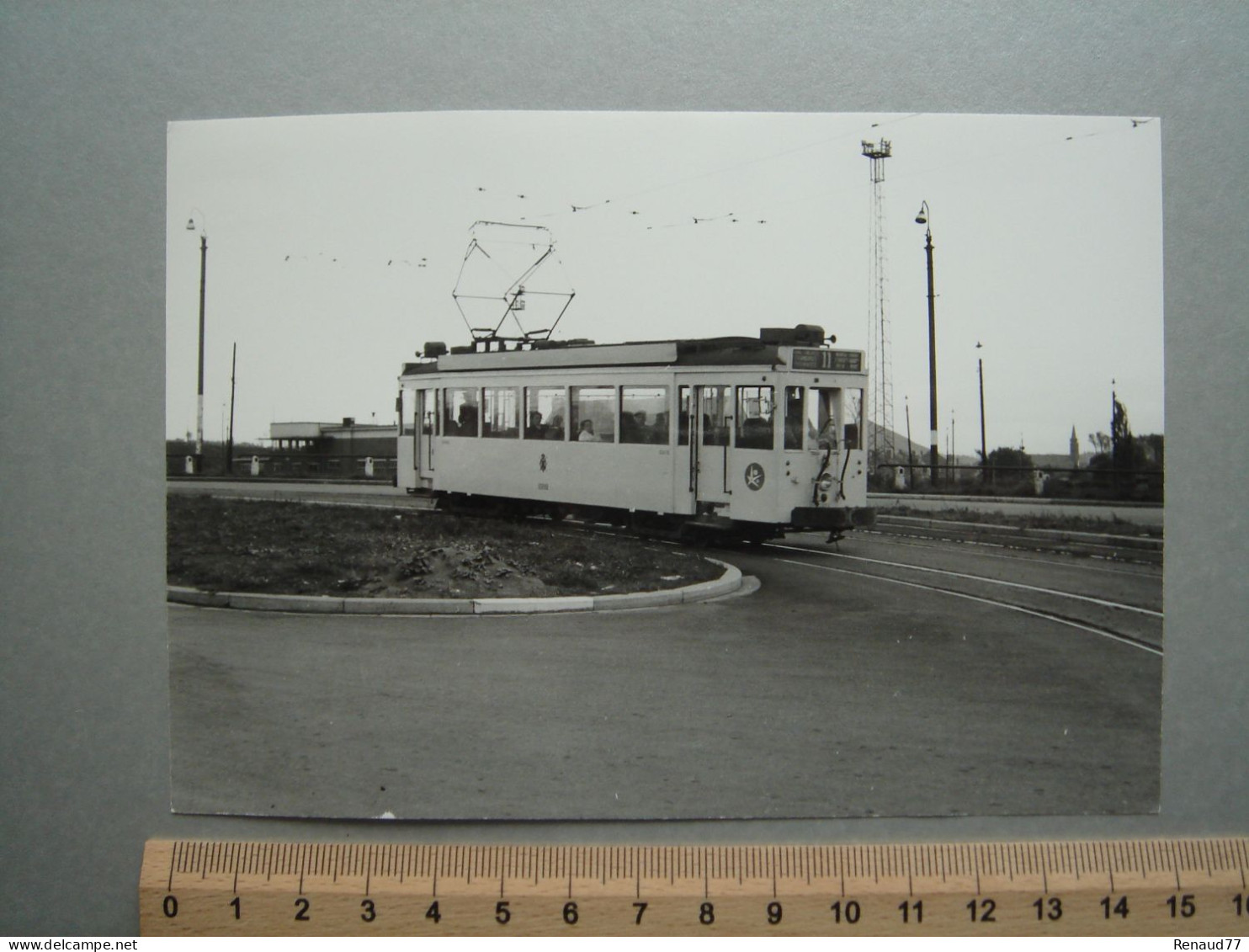 Photo Cliché J. BAZIN - Saint Ghislain - Avenue De La Gare - Arrière Plant église De Hornu - Tram - Tramway - Ligne 11 - Saint-Ghislain