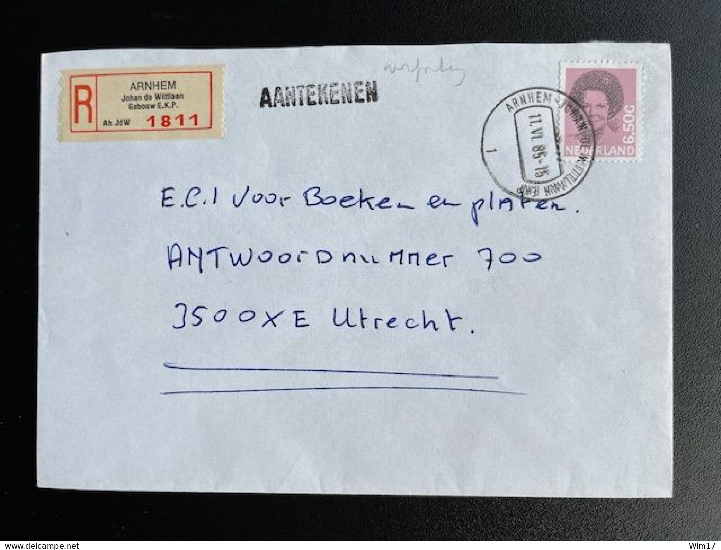 NETHERLANDS 1985 REGISTERED LETTER ARNHEM JOHAN DE WITTLAAN GEBOUW E.K.P. TO UTRECHT 11-06-1985 NEDERLAND AANGETEKEND - Briefe U. Dokumente