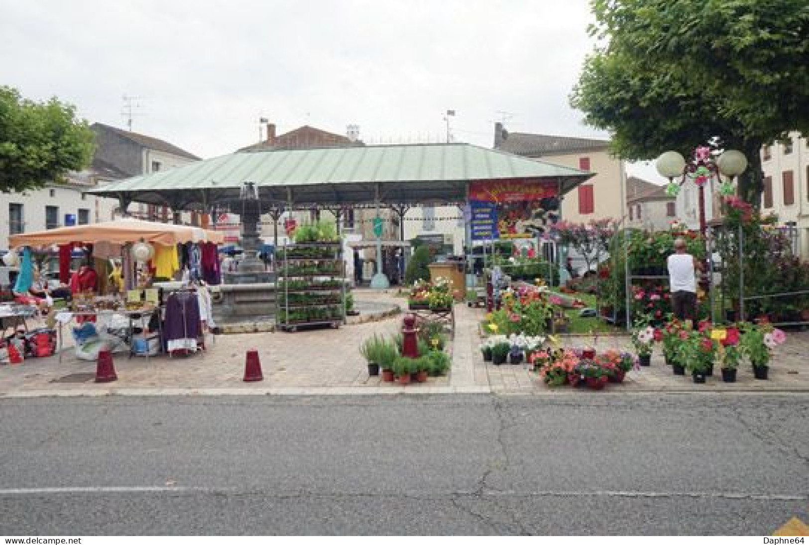 Castelmoron  - Le Marché - Vue - 9069 - Castelmoron