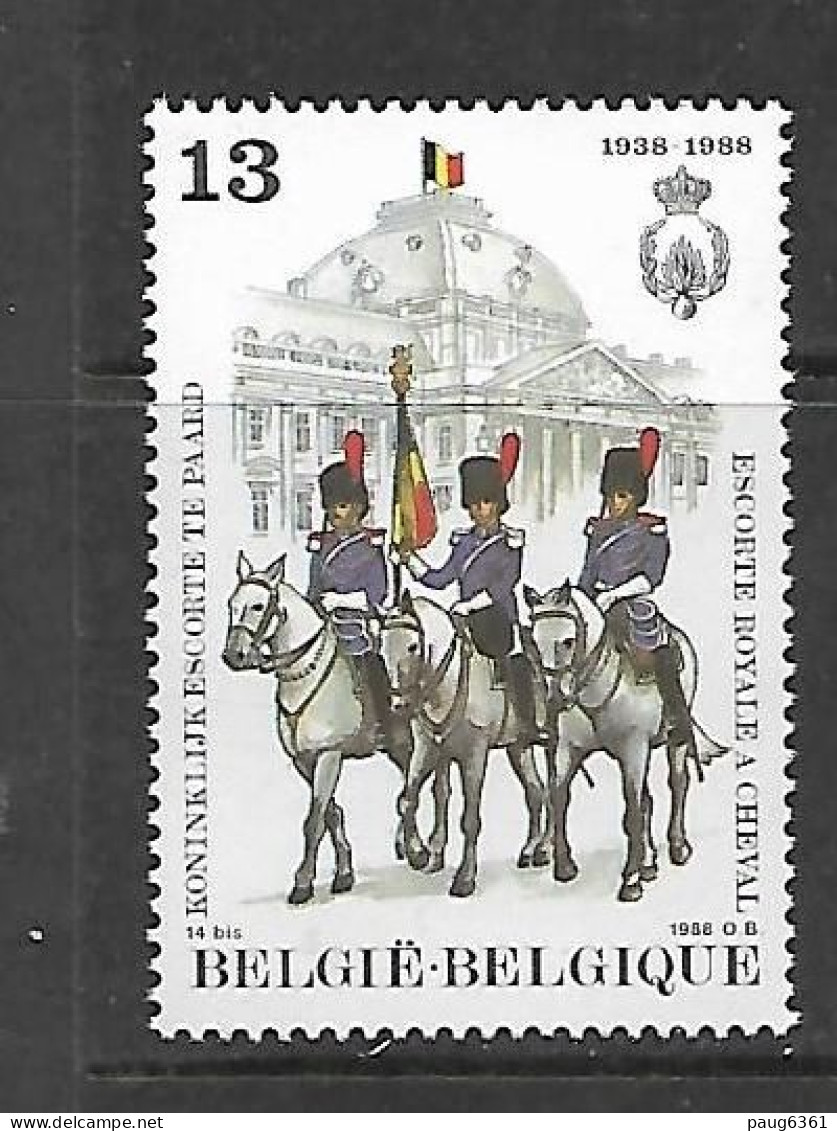 BELGIQUE 1988 ESCORTE ROYALE A CHEVAL  YVERT  N°2308  NEUF MNH** - Militaria