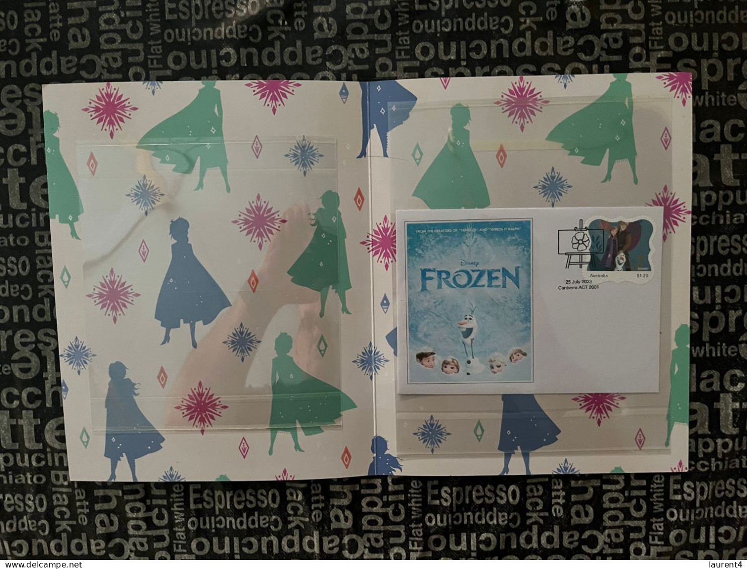 (folder 17-3-2024) Australia Post - Disney Frozen - Presentation Pack (no Stamps) + 1 Cover - Presentation Packs
